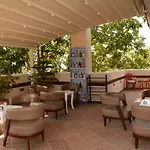 酒店 Ova 费特希耶